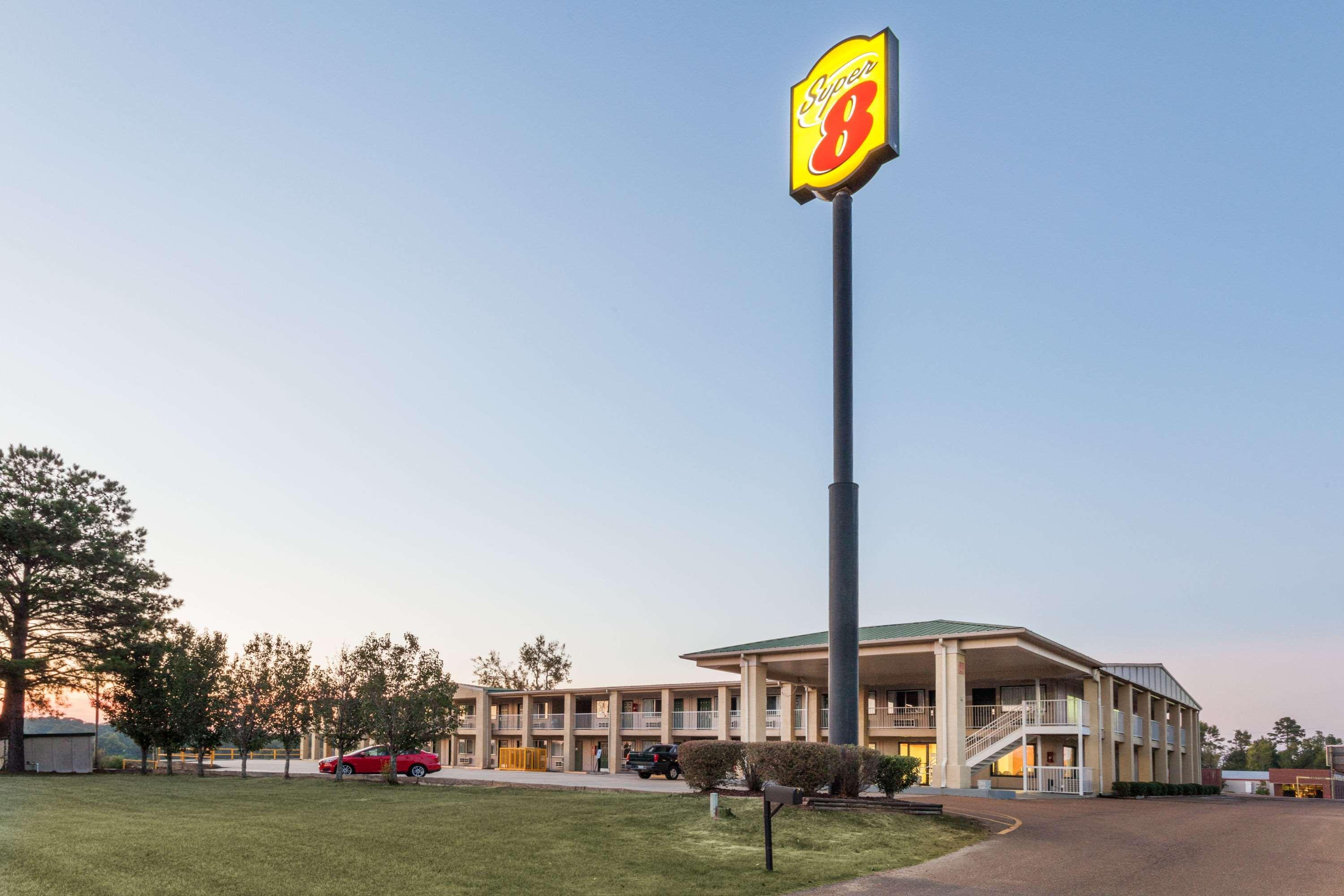 Super 8 By Wyndham Brookhaven Hotel Exterior photo